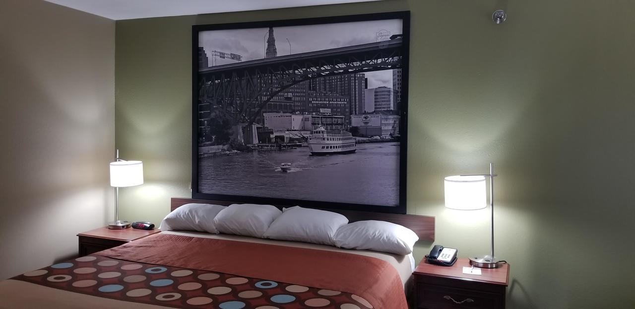 Super 8 By Wyndham Bellefontaine Hotel Exterior photo