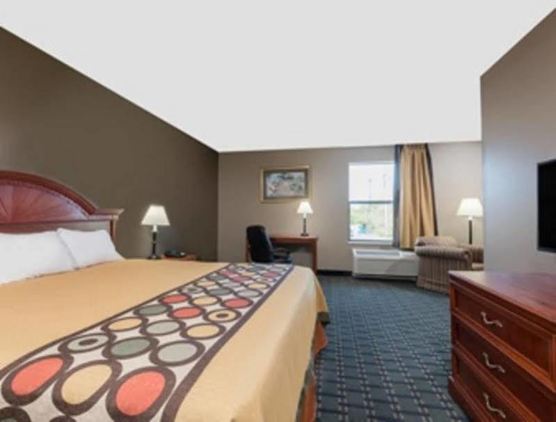 Super 8 By Wyndham Bellefontaine Hotel Exterior photo