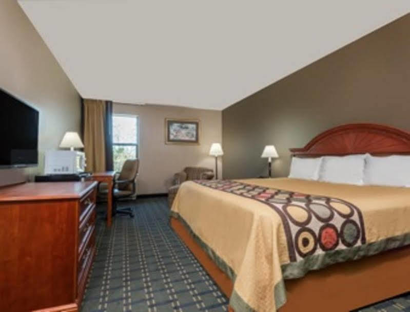 Super 8 By Wyndham Bellefontaine Hotel Exterior photo